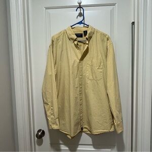 American Eagle Outfitters mens size M long sleeve button down Yellow Plaid Shirt